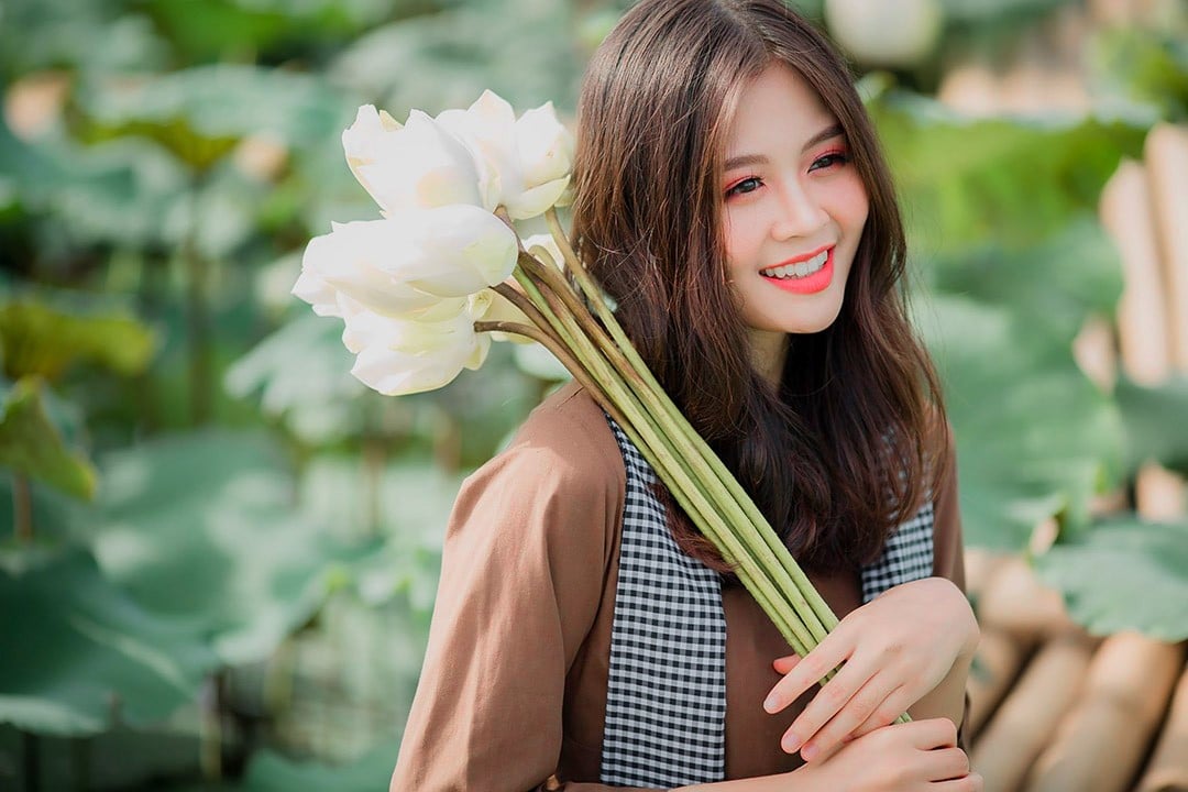 Product after editing with Hue/Saturation tool Product after editing with Hue/Saturation tool