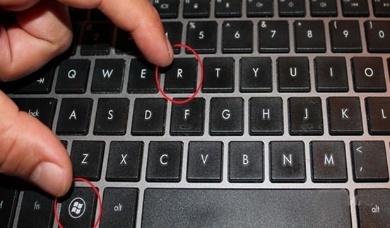 Nhấn tổ hợp phím windows + R Nhấn tổ hợp phím windows + R